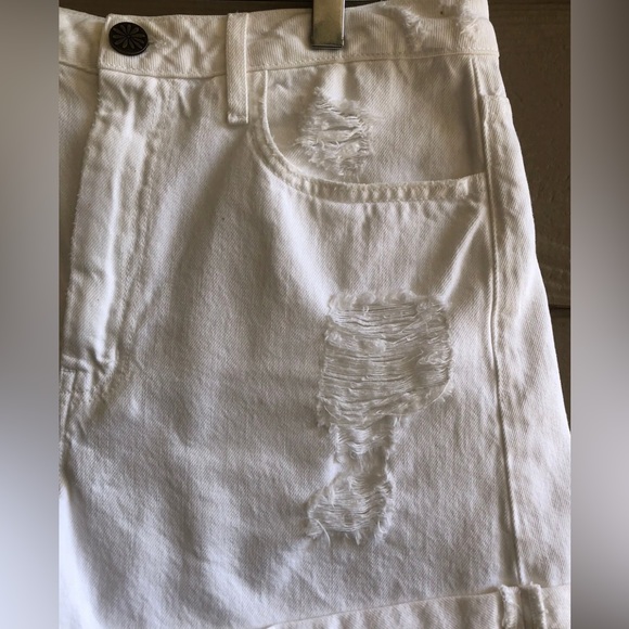PRE-OWNED MUMU BLUE WOMEN'S WHITE DENIM SHORTS- SIZE 29 - Picture 3 of 7